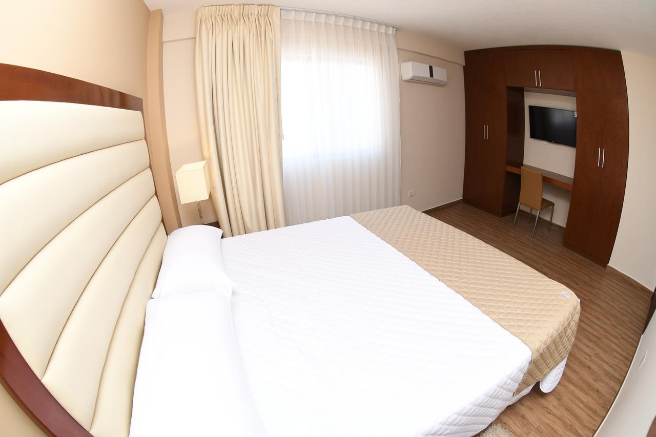 Taos Apart Hotel Санта-Крус-де-ла-Сьерра Экстерьер фото