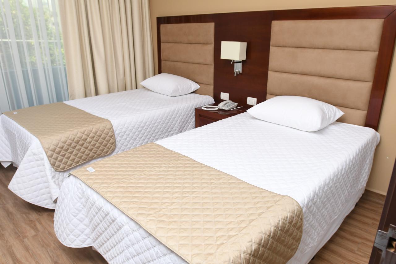 Taos Apart Hotel Санта-Крус-де-ла-Сьерра Экстерьер фото