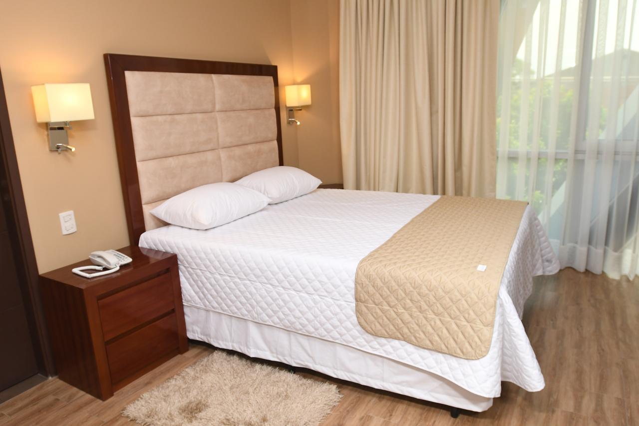 Taos Apart Hotel Санта-Крус-де-ла-Сьерра Экстерьер фото